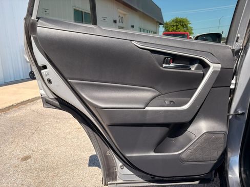 Used 2019 Toyota RAV4 XLE w/ Convenience Package AWD/4WD image 14