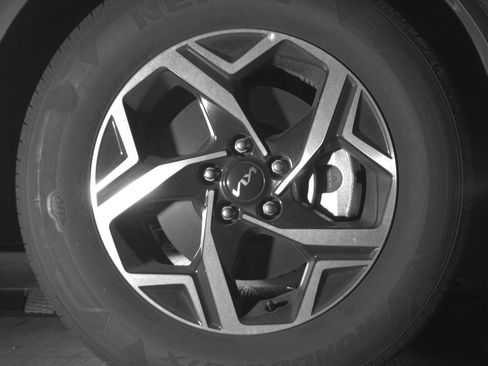 Used 2025 Kia Sportage LX FWD image 13