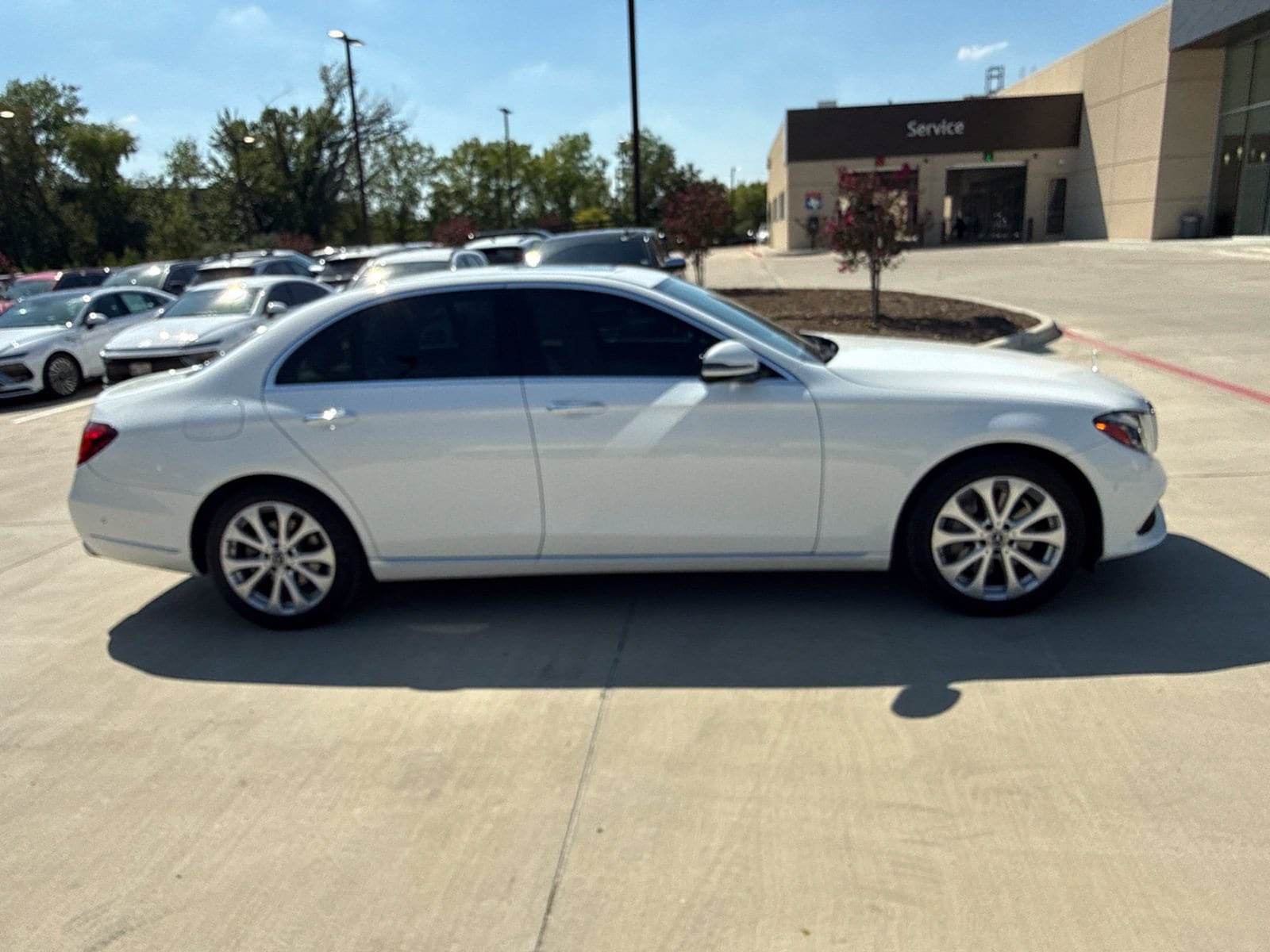 Used 2017 Mercedes-Benz E 300 image 2