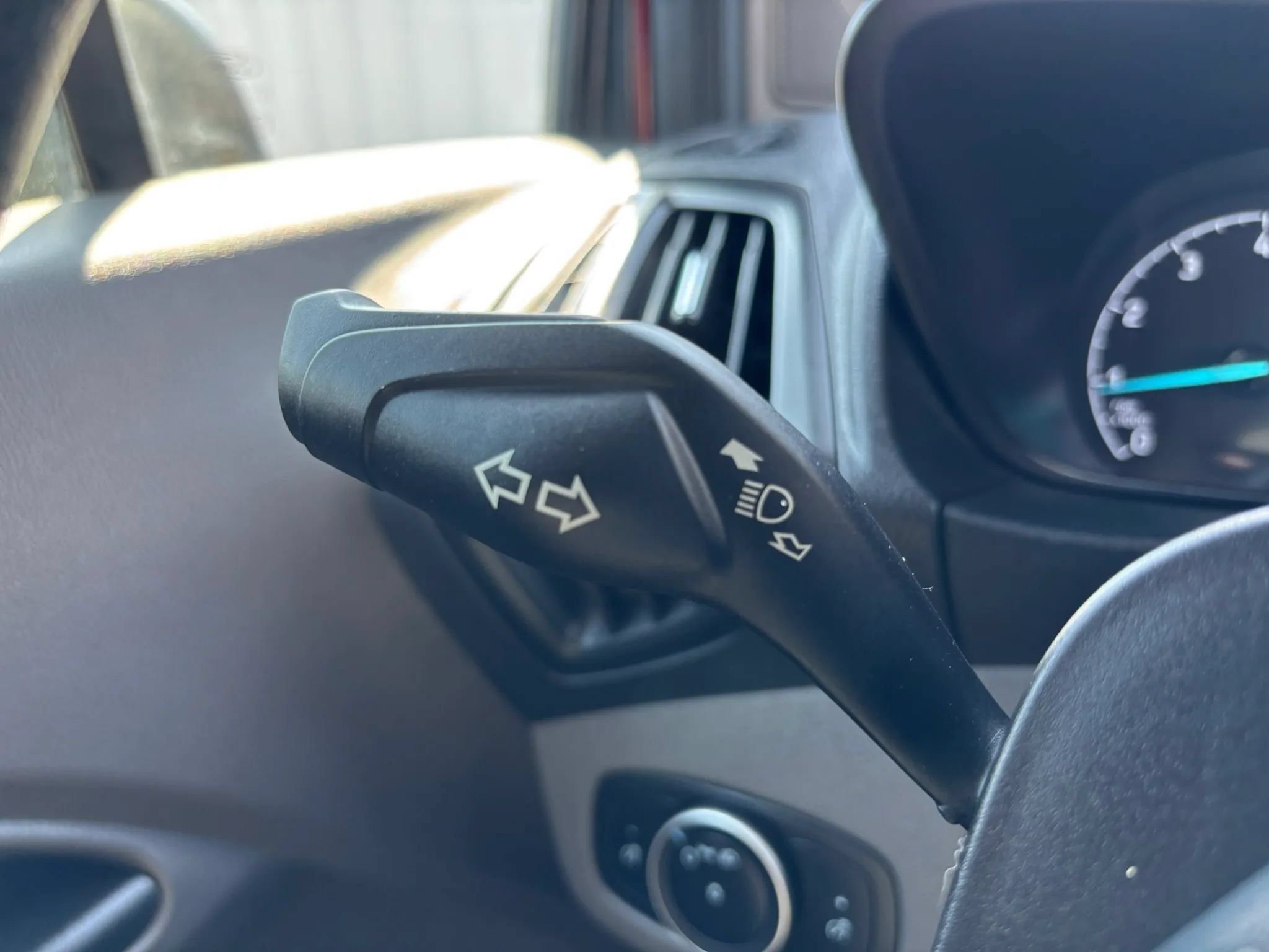 Used 2019 Ford Transit Connect XL FWD image 23