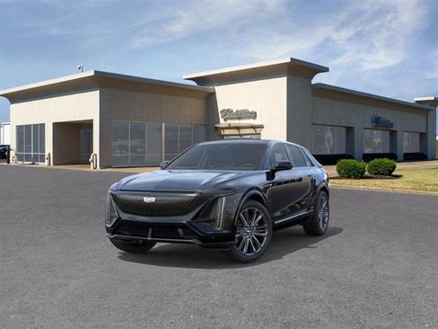 New 2026 Cadillac Lyriq V w/ LPO, Floor Liner Package AWD/4WD image 8