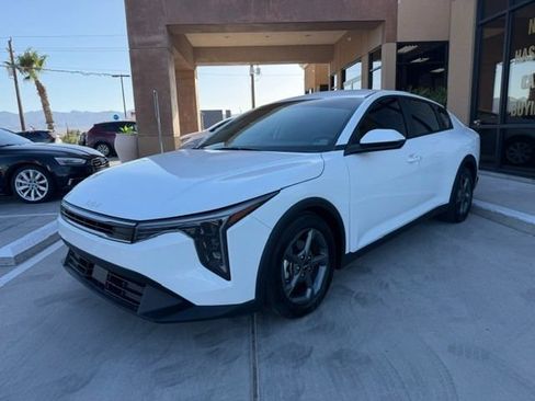 Used 2025 Kia K4 FWD image 1