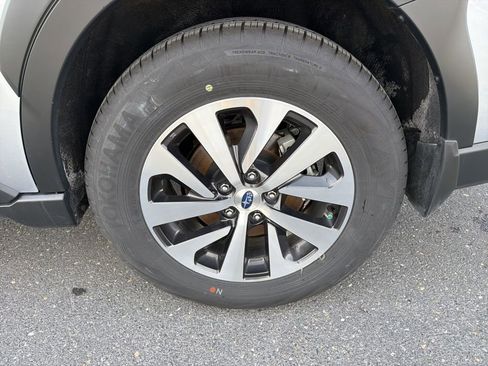 Certified 2025 Subaru Outback Premium image 12