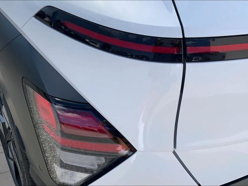 Used 2024 Hyundai Kona Limited FWD image 28