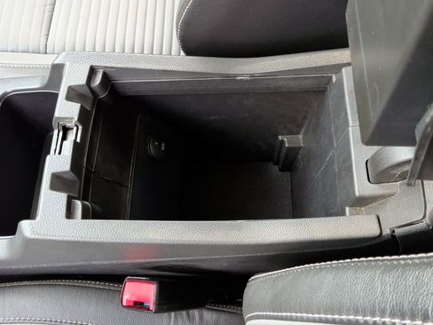 Used 2018 Ford Escape SE w/ SE Sport Appearance Package image 31