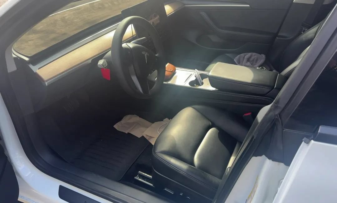 Used 2023 Tesla Model 3 Standard Range RWD image 3