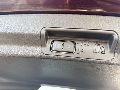 Used 2022 Ford Explorer XLT w/ Equipment Group 202A AWD/4WD image 29