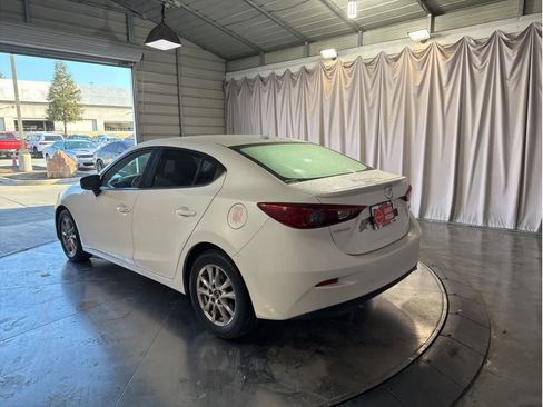 Used 2016 MAZDA MAZDA3 i Touring w/ Popular Equipment Package image 6