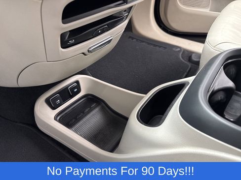 Used 2017 Chrysler Pacifica Touring-L Plus w/ Tire & Wheel Group image 19