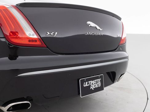 Used 2015 Jaguar XJ RWD image 16