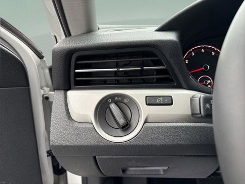 Used 2021 Volkswagen Passat 2.0T SE image 14