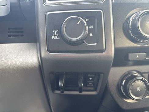 Used 2017 Ford F350 XLT w/ XLT Value Package image 31