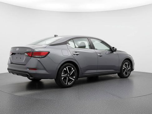 Used 2025 Nissan Sentra SV FWD image 9