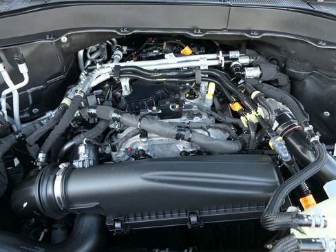 Used 2025 Ford Explorer Active w/ Active Comfort Package image 30