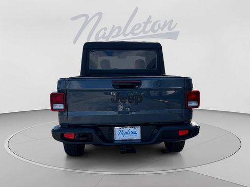 Used 2026 Jeep Gladiator Sport AWD/4WD image 4