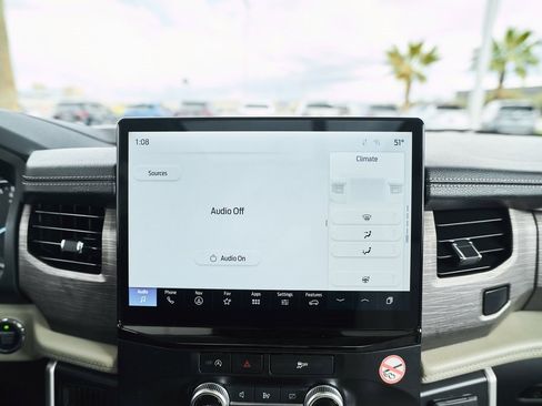 Used 2024 Ford Expedition Limited image 46