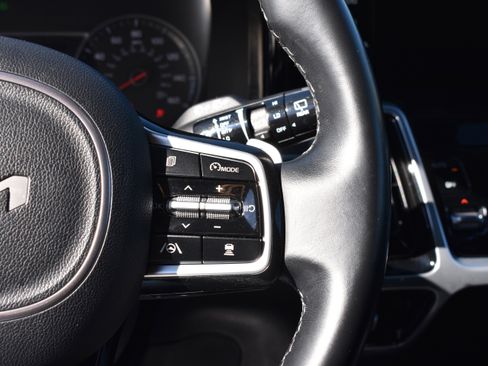 Used 2022 Kia Sorento SX w/ Panoramic Sunroof Package image 14