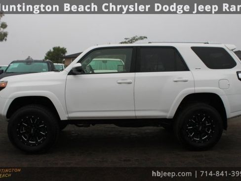 Used 2018 Toyota 4Runner SR5 image 3