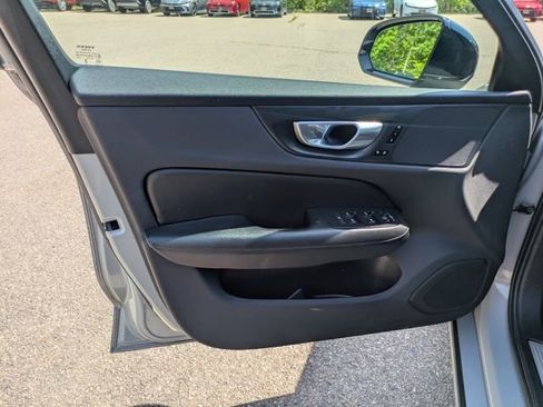 Used 2024 Volvo S60 B5 Core FWD image 18