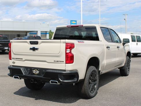 New 2026 Chevrolet Silverado 1500 Custom Trail Boss w/ LPO, Dark Essentials Package AWD/4WD image 9