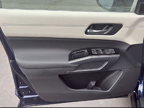 New 2026 Nissan Pathfinder SV image 17