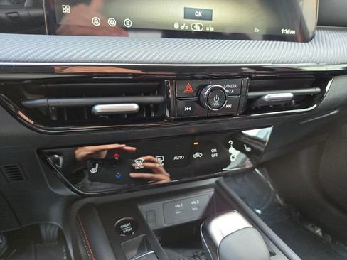 New 2026 Nissan Kicks SR w/ SR Premium Package image 19