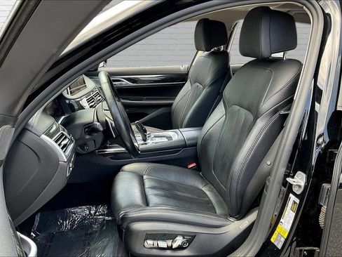 Used 2020 BMW 745e xDrive AWD/4WD image 20