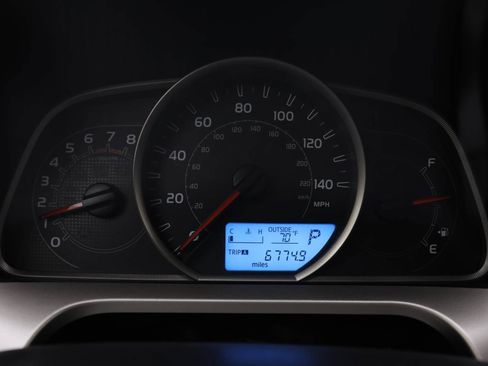 Used 2014 Toyota RAV4 XLE image 17