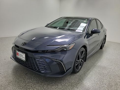 Used 2026 Toyota Camry XSE w/ Premium Package FWD image 2