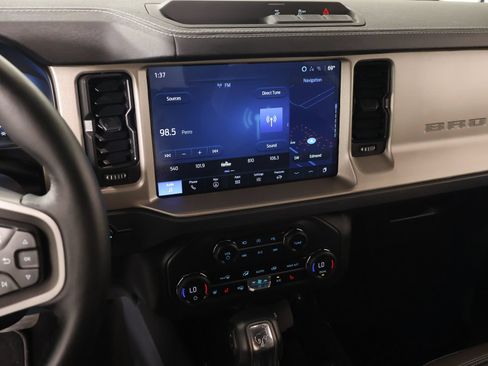 Used 2025 Ford Bronco Outer Banks AWD/4WD image 5