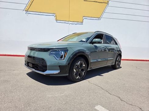 Used 2026 Kia Niro Wind w/ Wind Preserve Package FWD image 2