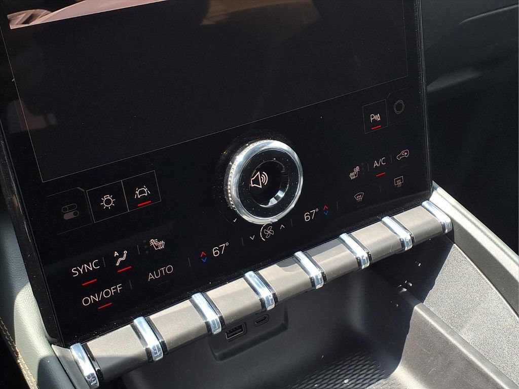 New 2026 GMC Terrain AT4 w/ LPO, Black Badging Package AWD/4WD image 23