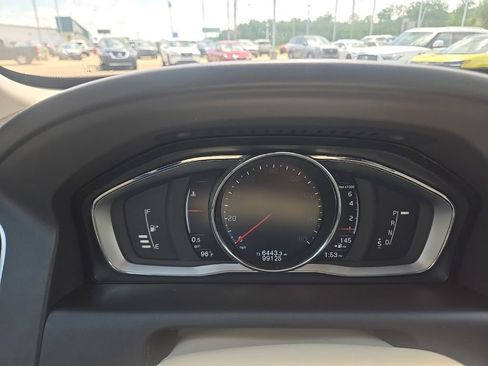 Used 2016 Volvo XC60 T6 w/ Proximity Package AWD/4WD image 14