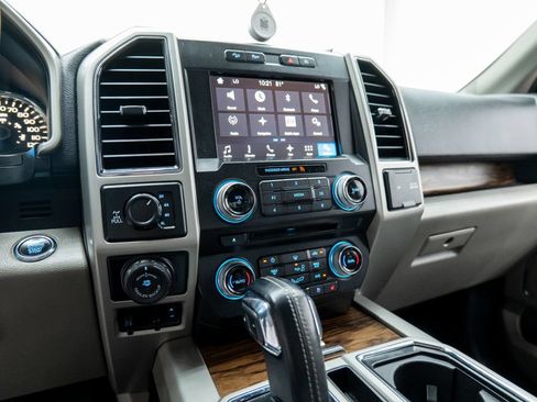 Used 2018 Ford F150 Lariat w/ Equipment Group 502A Luxury AWD/4WD image 41