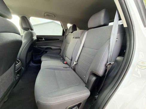 Used 2016 Kia Sorento AWD w/ LX Convenience Package image 16