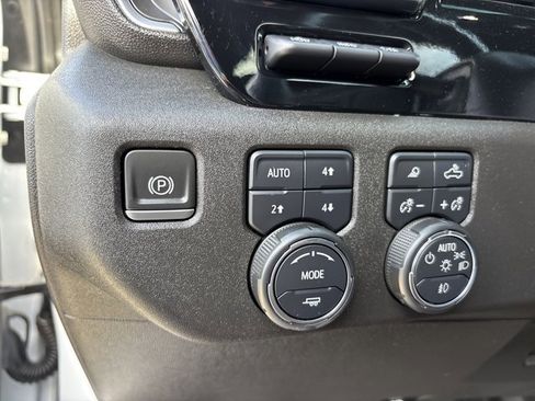 Used 2024 Chevrolet Silverado 3500 High Country w/ High Country Premium Package image 30