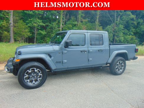 Certified 2024 Jeep Gladiator Sport w/ Premium Package AWD/4WD image 7