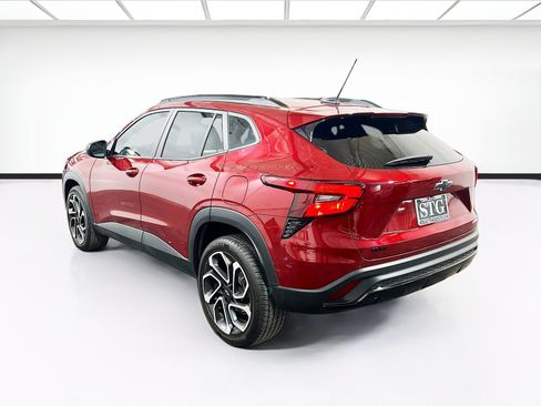 Used 2025 Chevrolet Trax RS FWD image 6