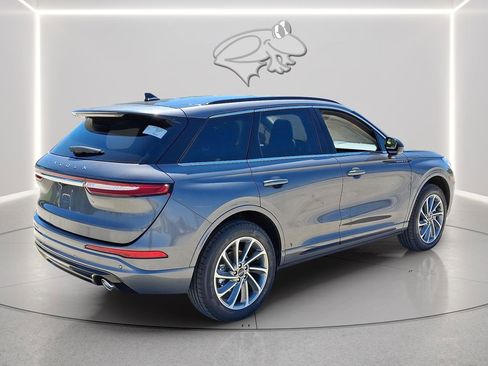 New 2025 Lincoln Corsair Grand Touring image 4