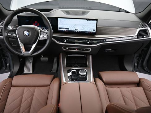 Used 2024 BMW X5 xDrive40i w/ Premium Package image 13