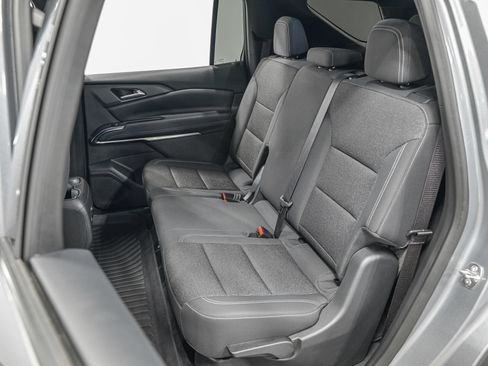 Used 2024 Chevrolet Traverse LS FWD image 27