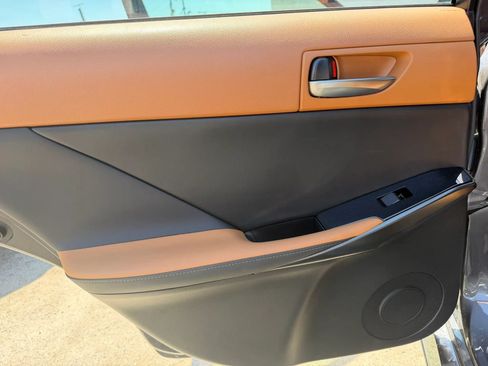 Used 2022 Lexus IS 300 RWD image 12