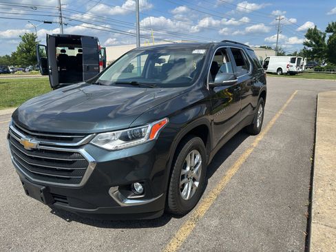 Used 2021 Chevrolet Traverse LT FWD image 8