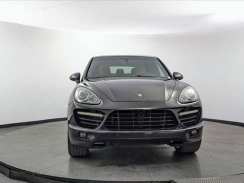 Used 2014 Porsche Cayenne Turbo AWD/4WD image 12