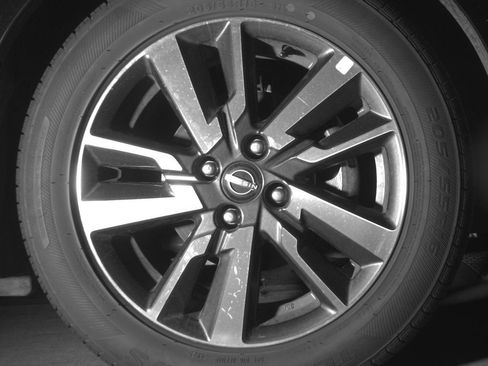 Used 2025 Nissan Versa SV FWD image 13