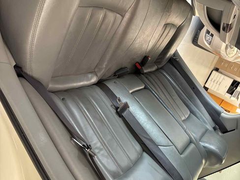 Used 2005 Chrysler 300 C image 23