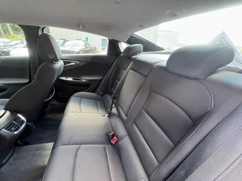 Used 2019 Chevrolet Malibu LT FWD image 18