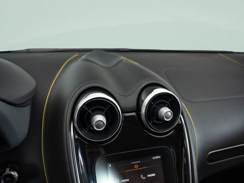 Used 2023 McLaren GT RWD image 12