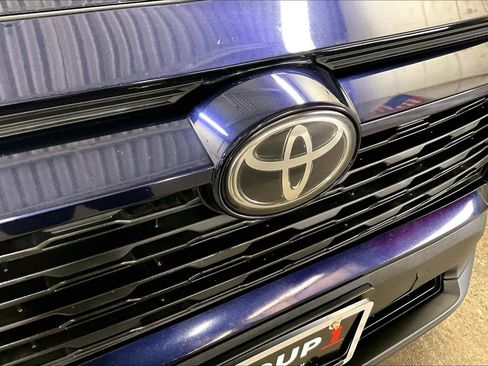 Used 2020 Toyota RAV4 XLE w/ Convenience Package image 29