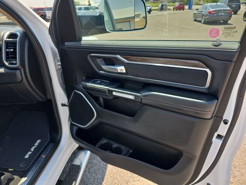 Used 2019 RAM 1500 Laramie AWD/4WD image 33